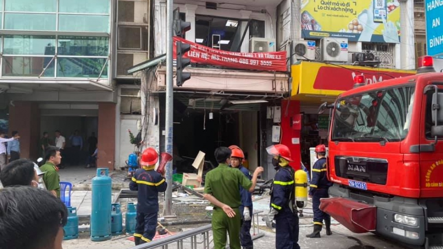 Nổ lớn tại 1 nhà hàng trên phố cổ Hà Nội khiến nhiều người bị thương